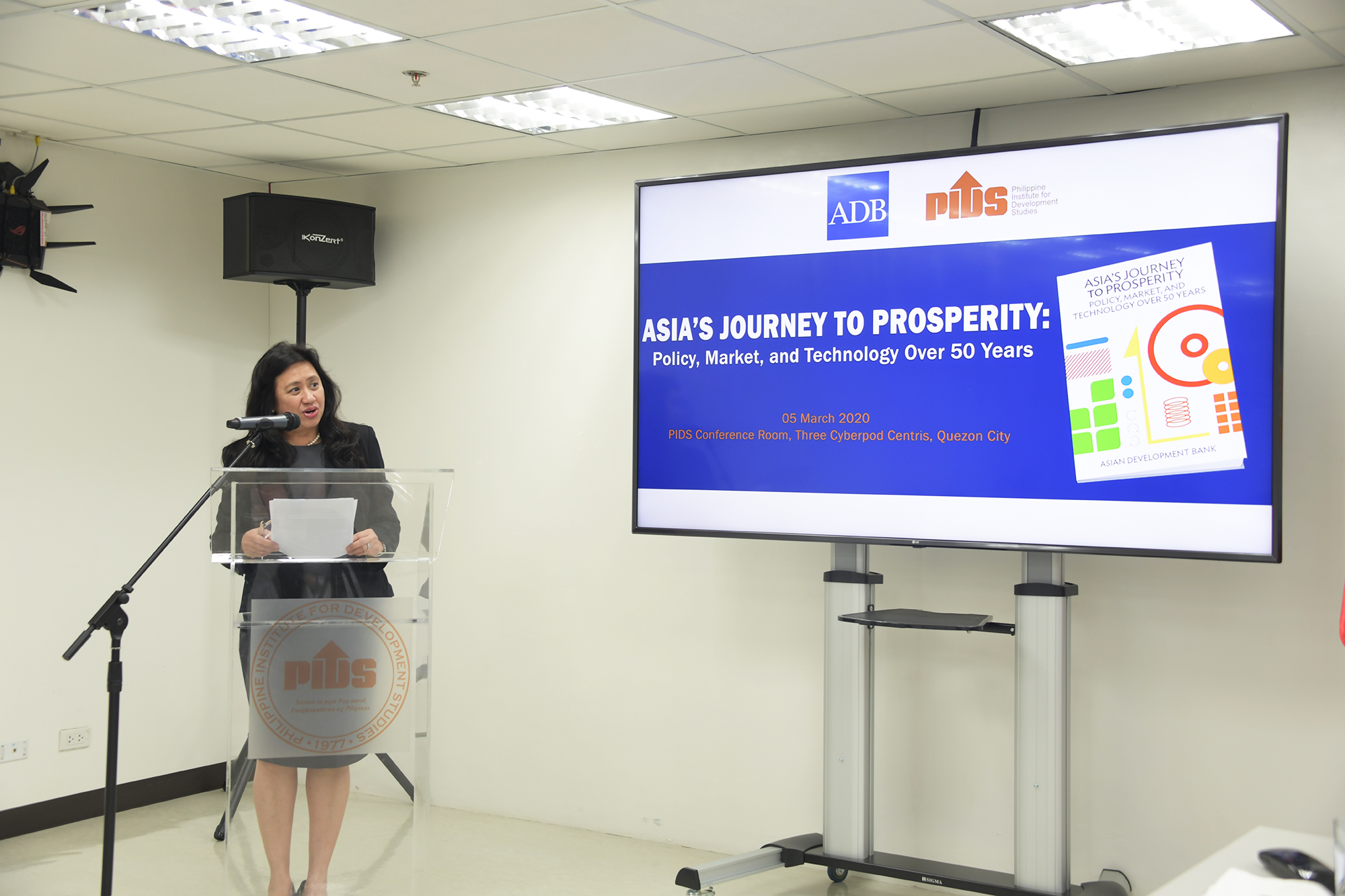 Dissemination Seminar on Asia's Journey to Prosperity: Policy, Market, and Technology over 50 Years-pids-adb-2-20200310.jpg